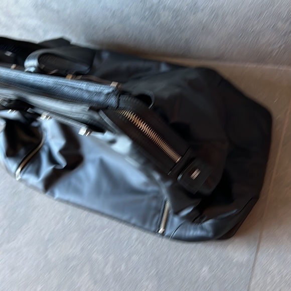 Bodhi large black Leather Coated Linen Trim Weekender Duffle Overnight Bag - Picture 11 of 12